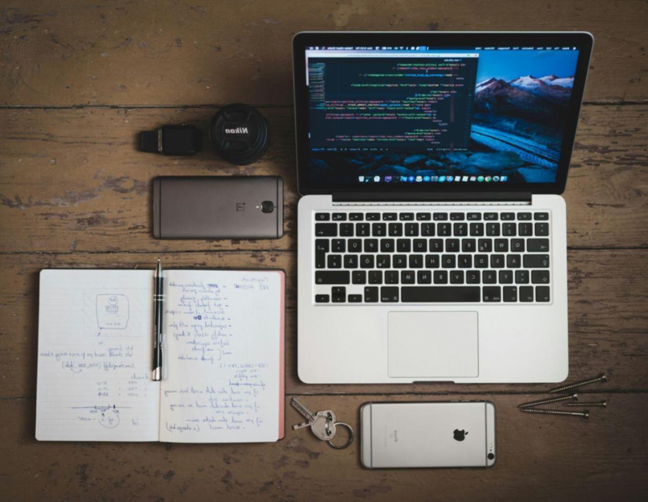 Investment theory learning environment with market data and analysis tools